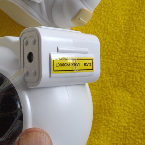 White Astronaut Camera with Helmet - Picture 4 of 5